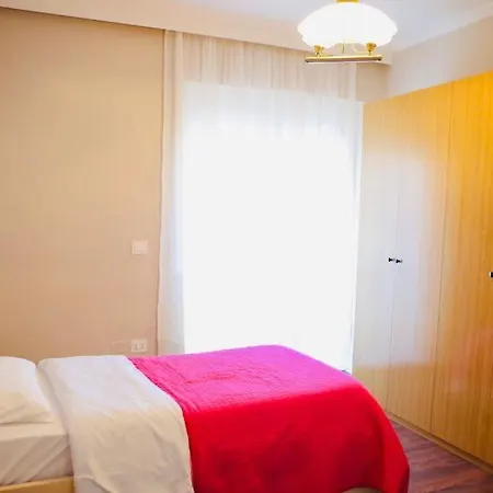 Eden Apartment *