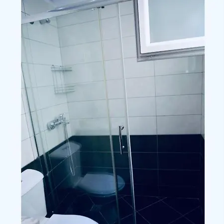 Eden Apartment *